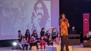 “Barış Manço 7’den 77’ye Anma Programı” ile anıldı