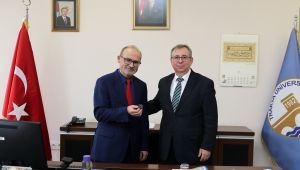 İlahiyat Fakültesi Dekanı Ali Öztürk oldu