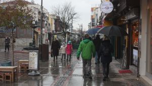 Sağanak yağış hayatı olumsuz etkiledi