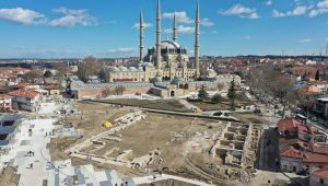 Selimiye Camii’nin meydanı Ramazan Bayramı'nda tamam