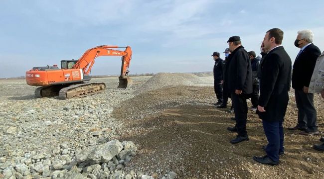 Sınır kapılarında tır parkı inşaatları sürüyor