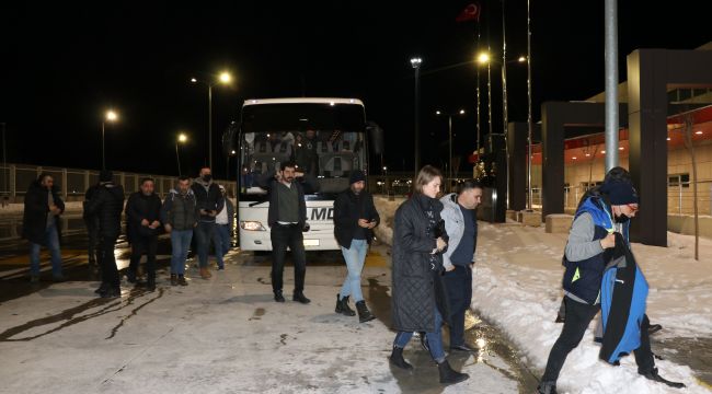 Ukrayna'dan tahliyeler sürüyor