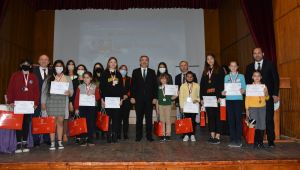 23 Nisan Şiir Okuma Yarışması düzenlendi