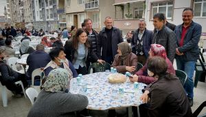 AK Parti’nin mahalle iftarına yoğun katılım