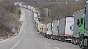 Hamzabeyli’de 22 kilometrelik tır kuyruğu