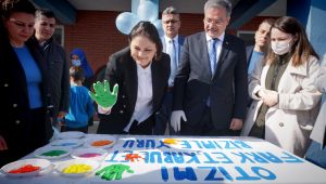 İba’dan otizme mavi farkındalık