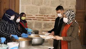 İmaret geleneğinin yaşatıldığı müzede iftar yapılıyor