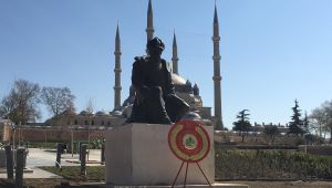 Mimar Sinan heykeli tekrar meydanda