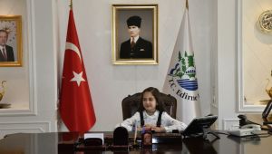 Minik vali kadına şiddete değindi