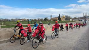 Pedallar Edirne kırmızısı için çevrildi