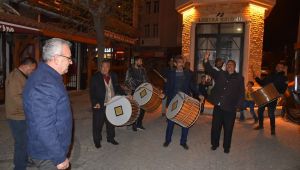 Ramazan davulcularına ilk bahşiş Helvacıoğlu’ndan