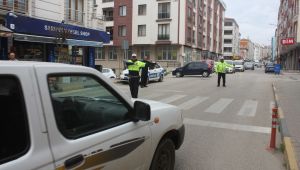 Yayalara yol vermeyen sürücülere ceza yazıldı