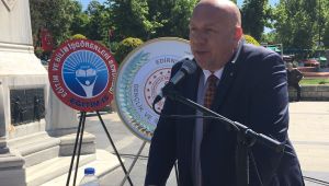 CHP’den anıtta 19 Mayıs töreni