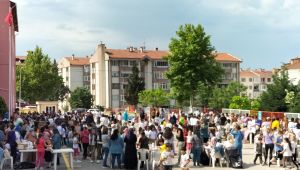 Çocuklar kermeste stres attı