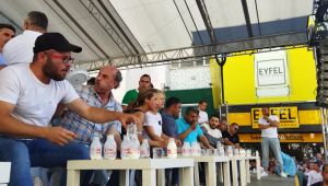 En hızlı acı biber yiyene ağırlınca yağ