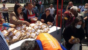 Eski sokak lezzetine uzun kuyruk