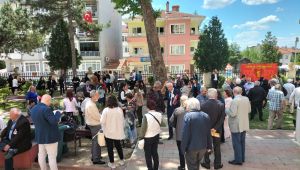 Lise mezunları pilavda buluştu