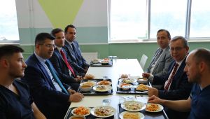 TÜ yemekhanesinde balkan yemekleri pişti