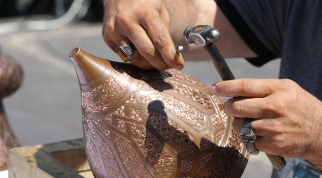 Bakır işçiliği ve geleneksel yay yapımını tanıtıldı