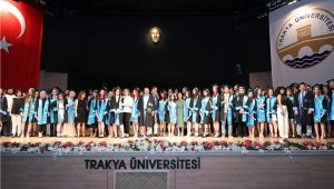 Edebiyat Fakültesinde mezuniyet töreni yapıldı