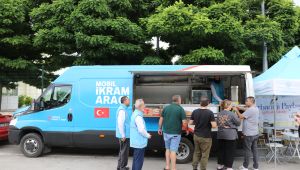 Gurbetçiler kapıda ikramla karşılanıyor