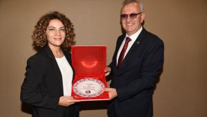 Helvacıoğlu’na Roman Dostu ödülü