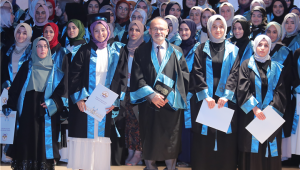 İlahiyat Fakültesi mezunlarını verdi