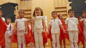 Miniklerin gururlandıran mezuniyeti