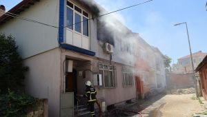 Oğlunun ateşe verdiği iddia edilen evde anne yaralandı