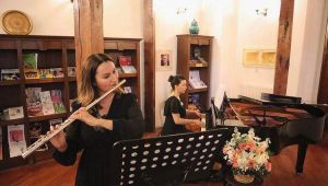 Öğretim üyelerinden müzik şöleni