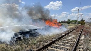 Tren Garı'nda çıkan yangın söndürüldü