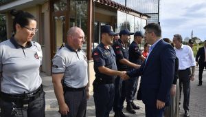 Vali Kırbıyık, görevi başındaki personeller ile bayramlaştı