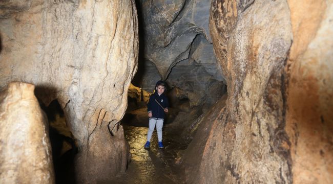 Dupnisa Mağarası turistlerin ilgi odağı oldu