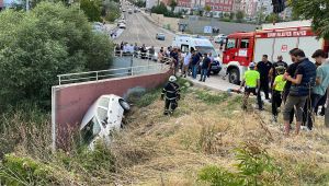 Edirne'de bir otomobil su kanalına düştü