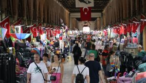 Gurbetçiler dönüş yolunda Edirne'nin çarşılarını canlandırdı