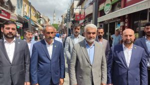 ‘Halk belediyenin hizmetinden şikayetçi’