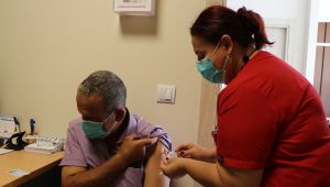 Hatırlatma dozu yoğunluğu sürüyor