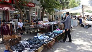Kaymakam Kaya pazar yerini ziyaret etti
