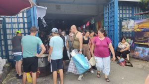 Komşu pazarda yokluğunu hissettirmedi