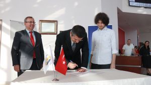 Üniversiteye ilk kayıt Vali Kırbıyık’tan