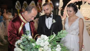 Ece ve Erdem çiftinin mutlu günü