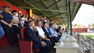 Vali Kırbıyık, maçı tribünden izledi