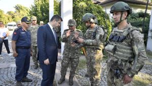 Vali Kırbıyık, Silah Sergisi’ni gezdi