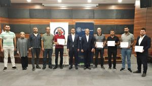 Vinç operatörlüğü kursiyerleri sertifikalarını aldı