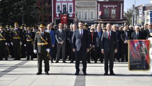 29 Ekim kutlamaları çelenk töreniyle başladı
