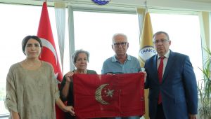 Asırlık bayrak Lozan müzesinde sergilenecek