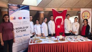 Edirneli öğrenciler Türk mutfağını tanıttı