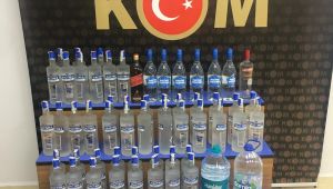 Gümrük kaçağı içki yakalandı