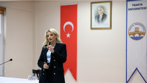 Haber spikeri Özgür, TÜ öğrencileriyle buluştu