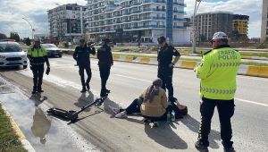 Skuterden düşen üniversite öğrencisi yaralandı